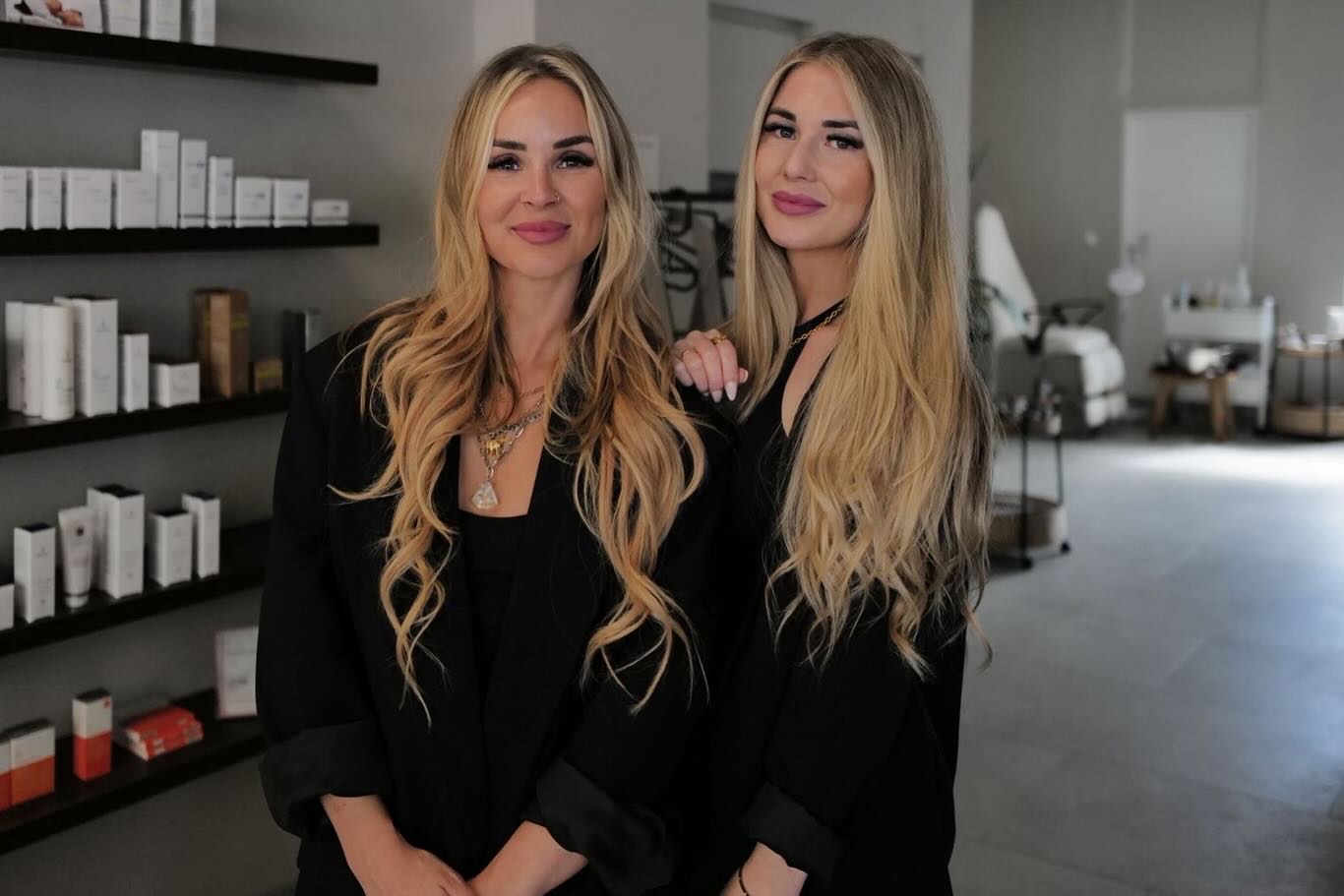 Janvier Cosmetics Team im Studio in der Kölner Südstadt
